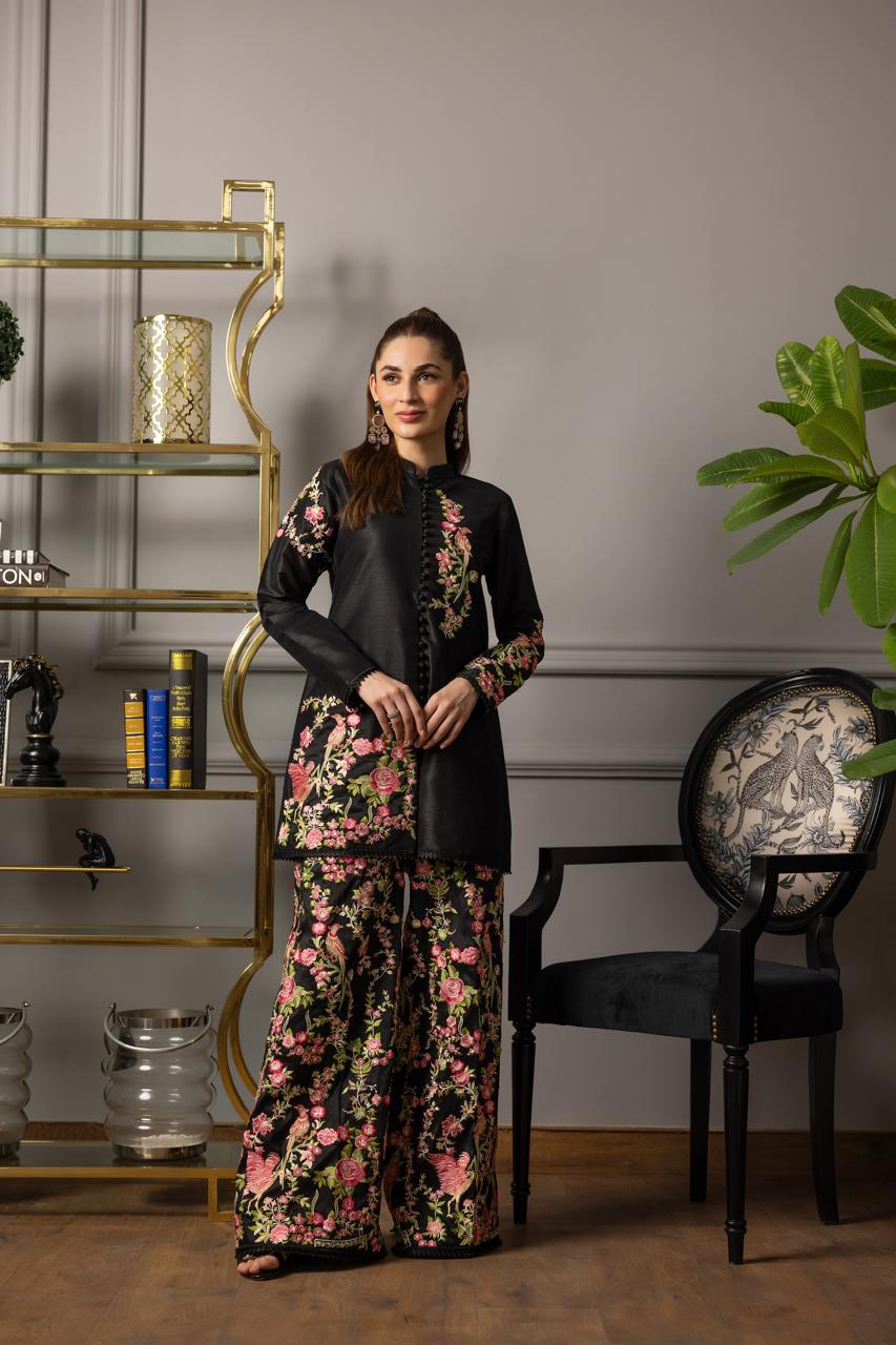 An embroidered jacket with pants- 9001