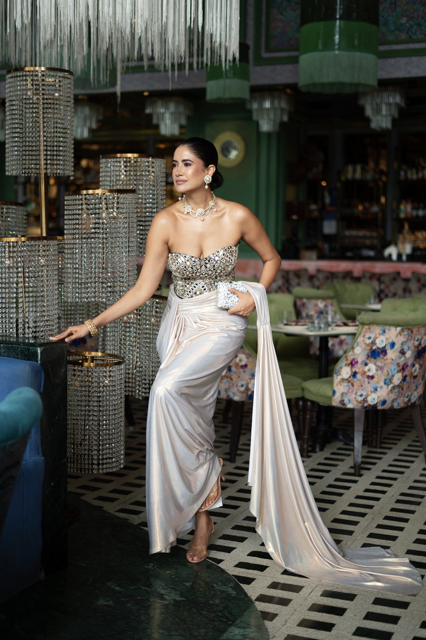 A corset with a draped sari (NBF-018)