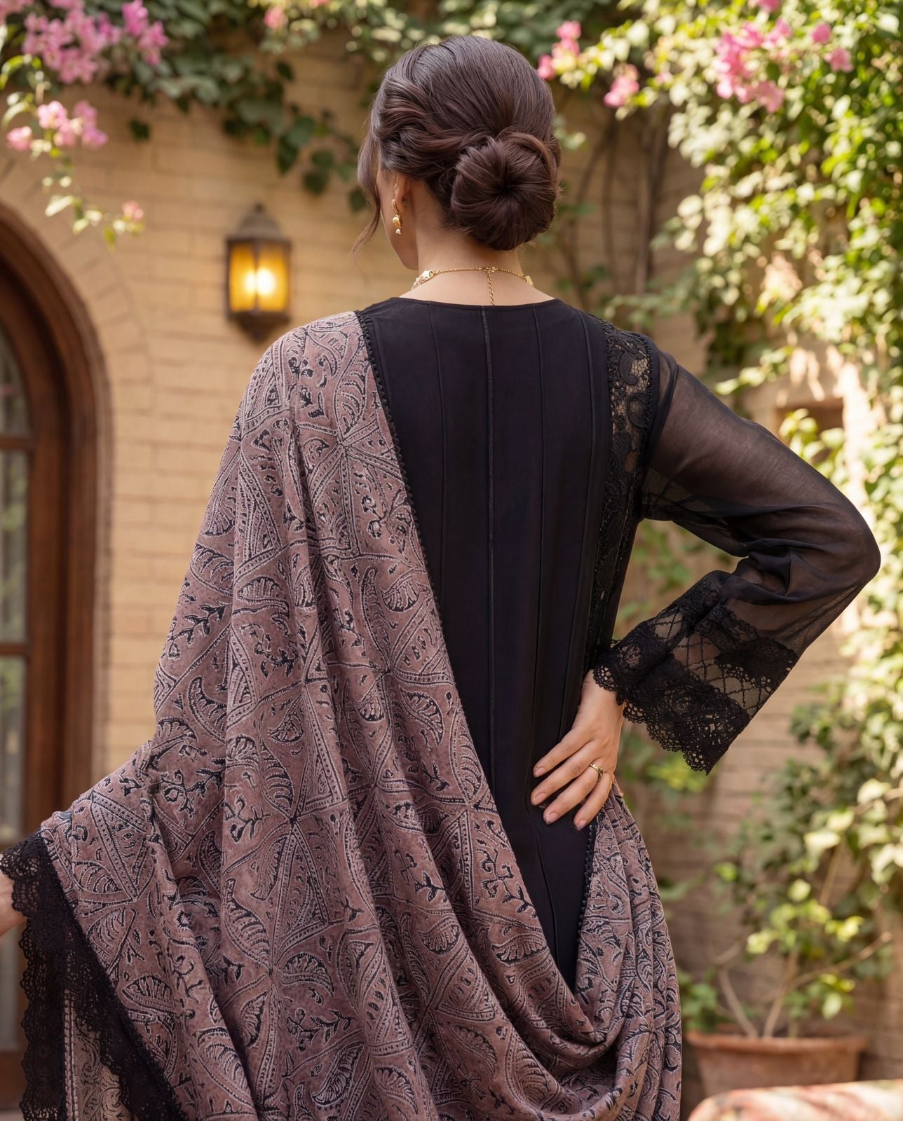 A dupatta- (KG-8100)