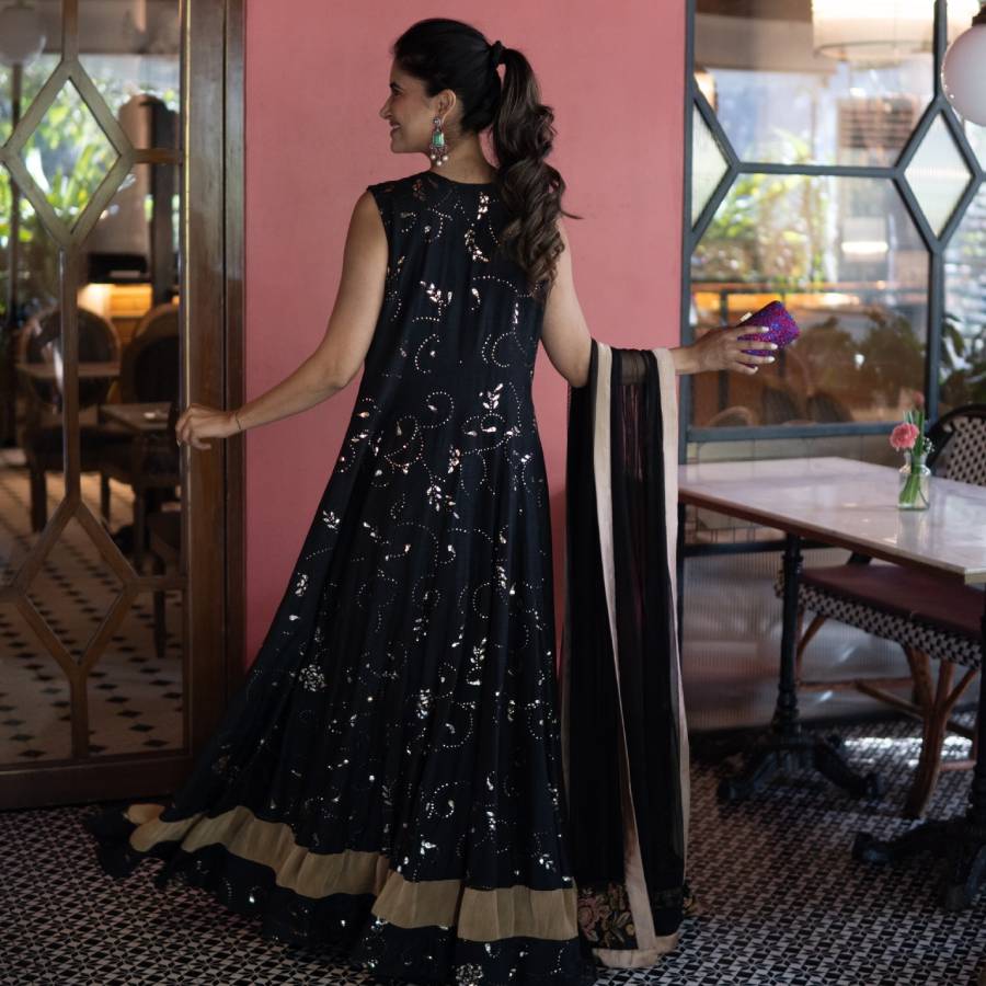 Black Pleated Jacket with Dupatta (AB-58)