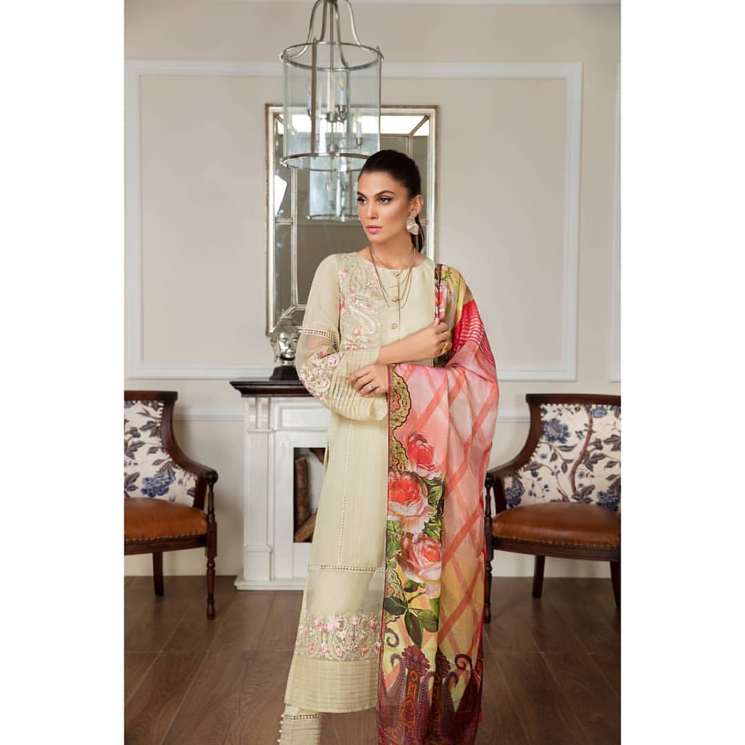 A Ready To Wear Kurta Set- 5621