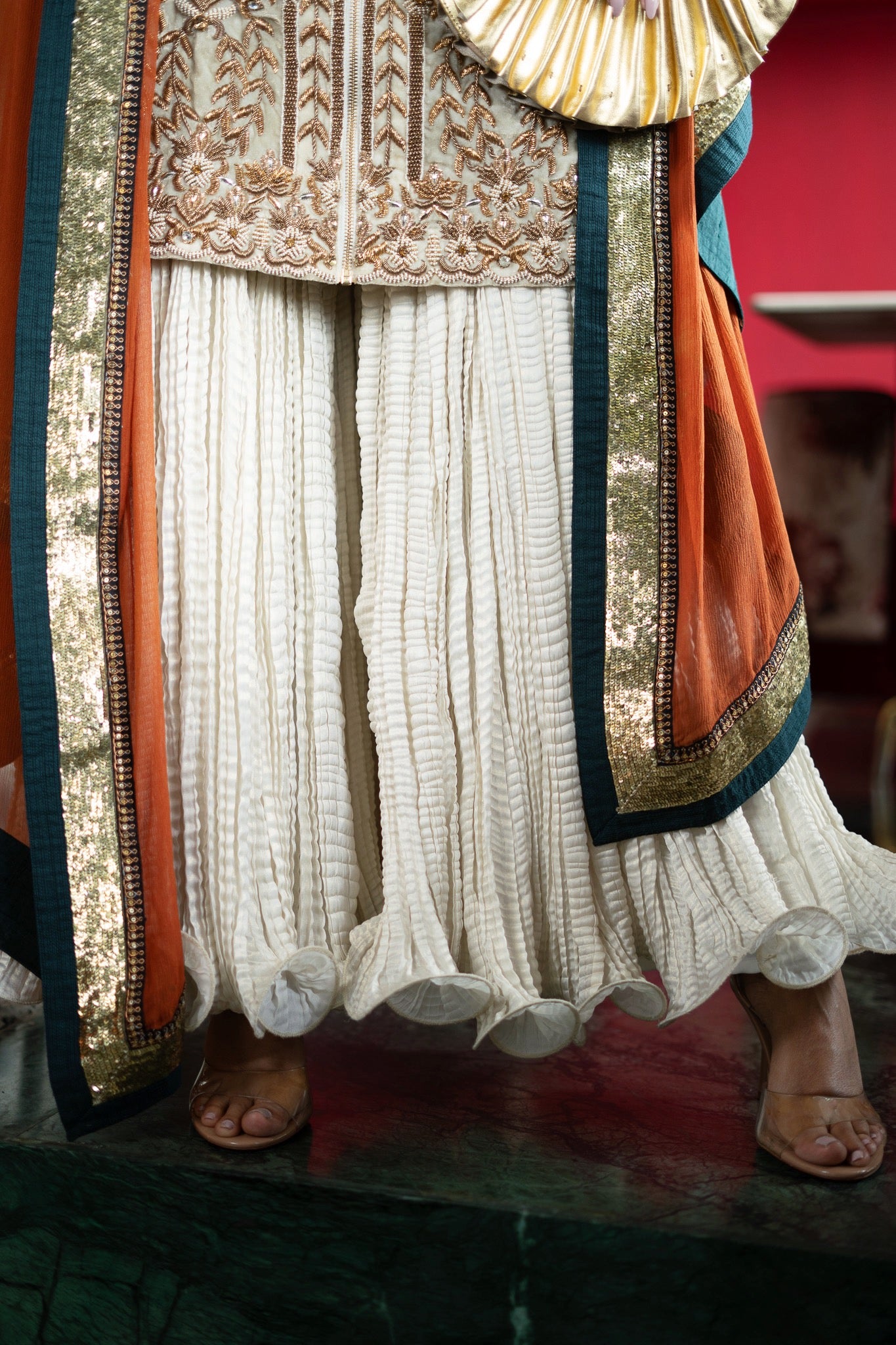 A short jacket with a crushed pallazo (NBF-630)
