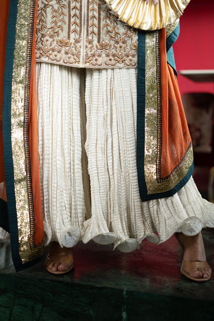 A short jacket with a crushed pallazo (NBF-630)