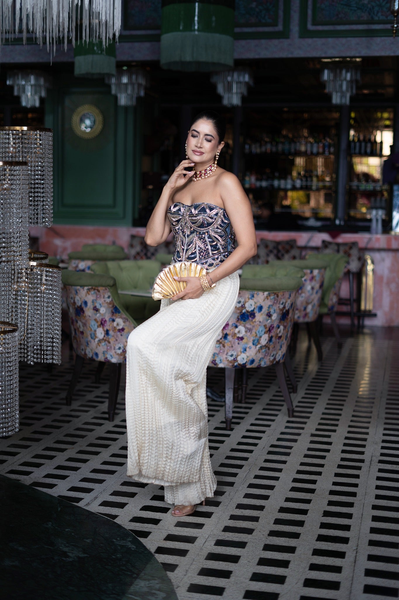 A velvet corset and crushed pallazos (NBF-900)