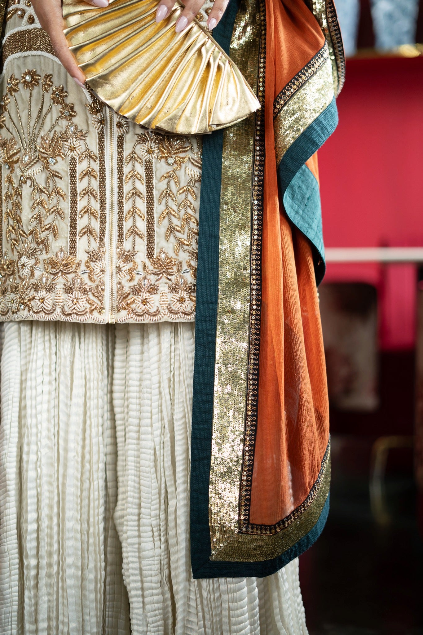A short jacket with a crushed pallazo (NBF-630)