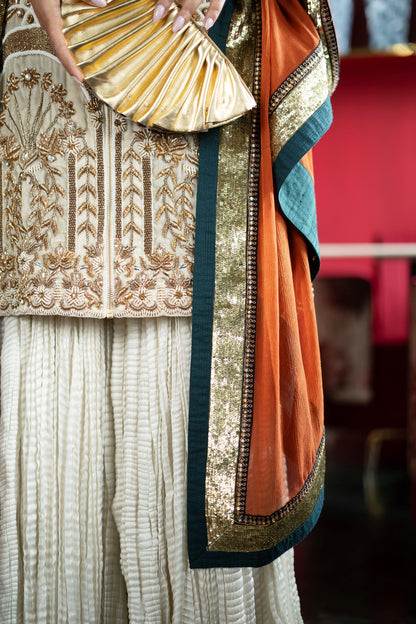 A short jacket with a crushed pallazo (NBF-630)