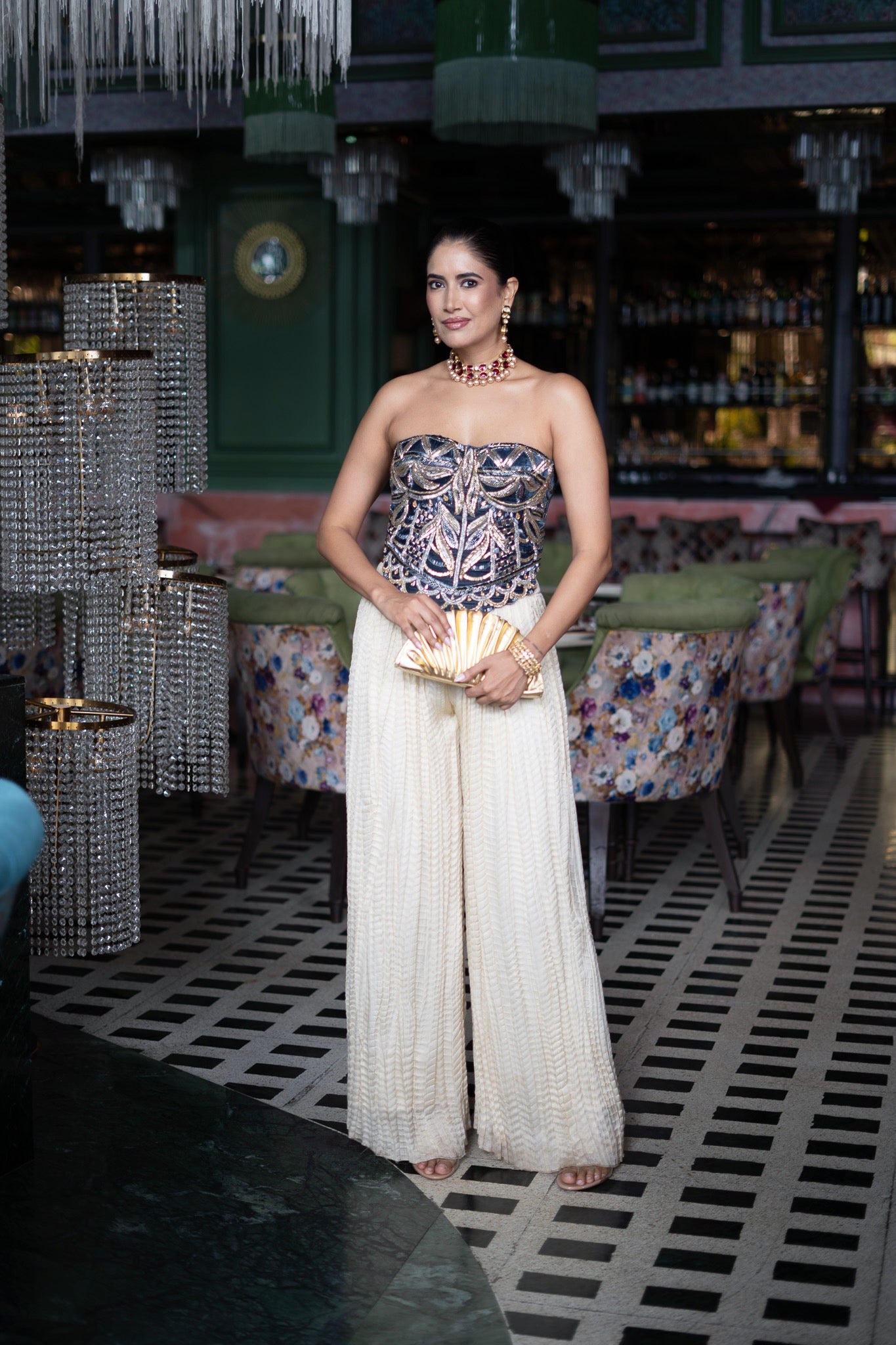 A velvet corset and crushed pallazos (NBF-900)