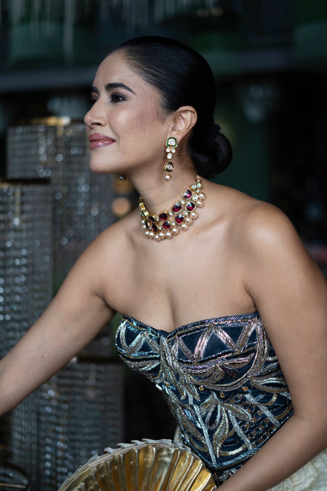 A velvet corset and crushed pallazos (NBF-900)