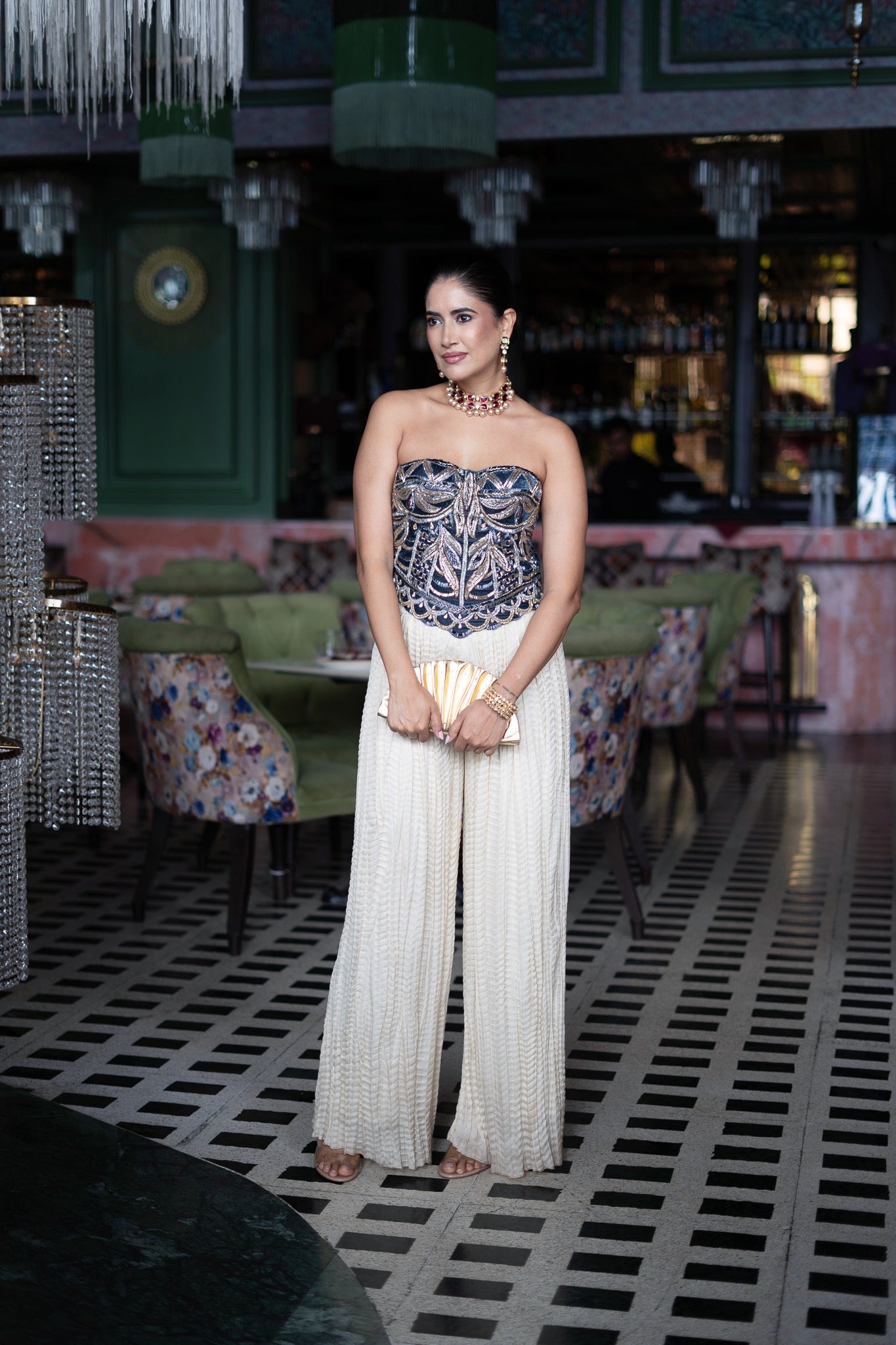 A velvet corset and crushed pallazos (NBF-900)