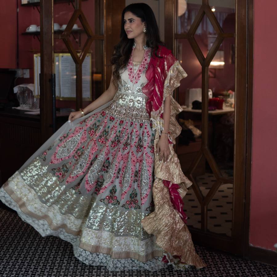 Off White Anarkali with Ruffled Dupatta (AB-57)