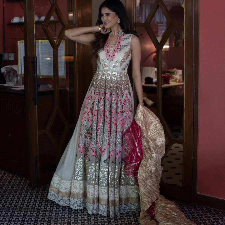 Off White Anarkali with Ruffled Dupatta (AB-57)