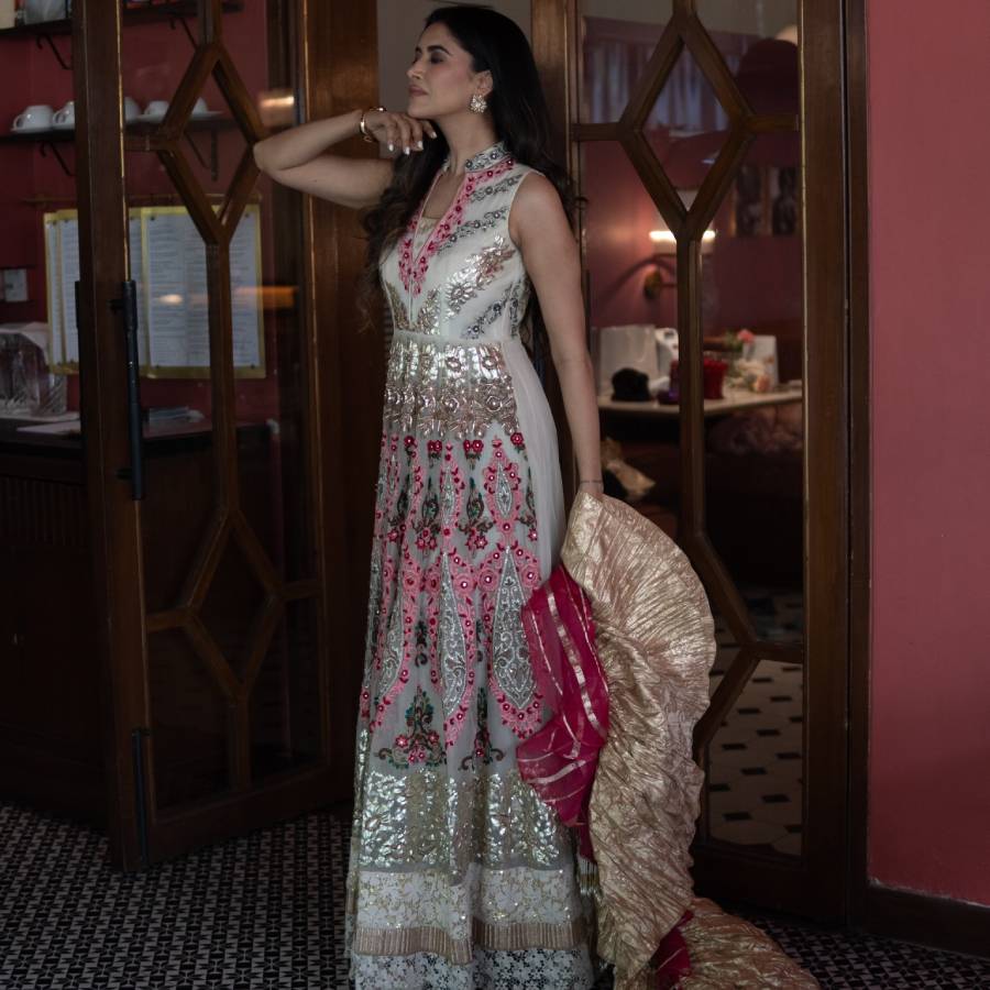 Off White Anarkali with Ruffled Dupatta (AB-57)